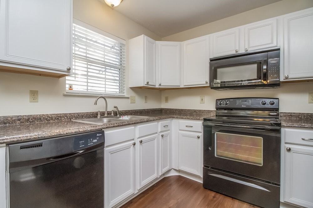688 Hollandale Rd - Photo 5 of 18