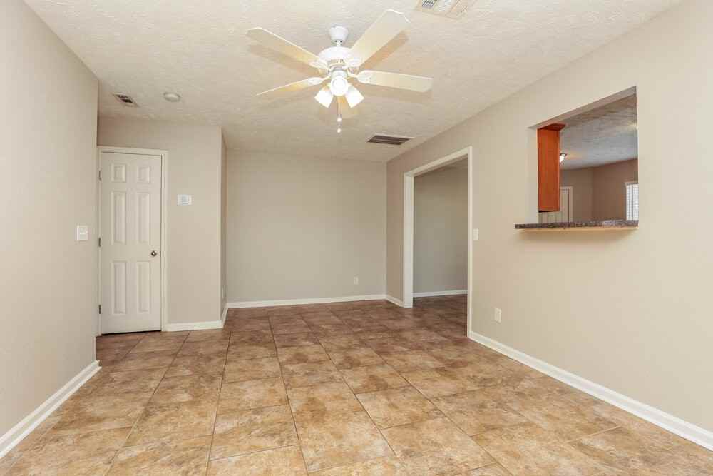 606 Nixon Way - Photo 5 of 17