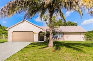 501 Sw Belmont Cir - Photo 1 of 1