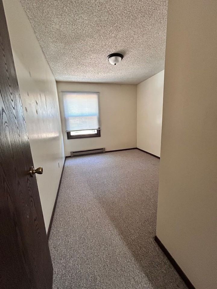 311 S Eaton Ave - Photo 5 of 7