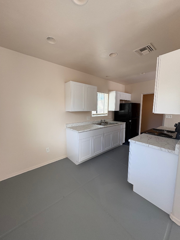 1025 E 24th St #2 - Photo 2 of 17