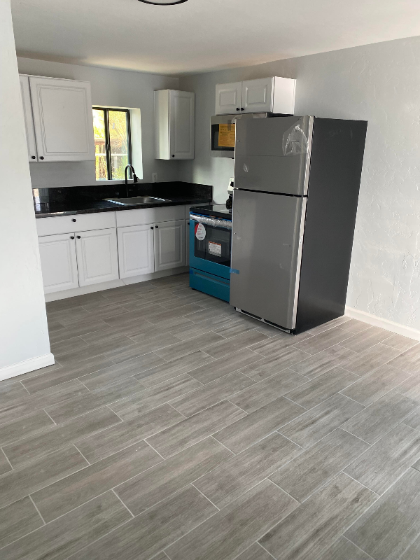 105 E Grant Rd #3 - Photo 3 of 4