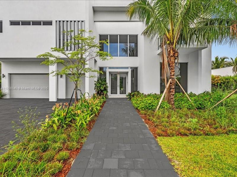 16644 Weston Rd - Photo 2 of 20