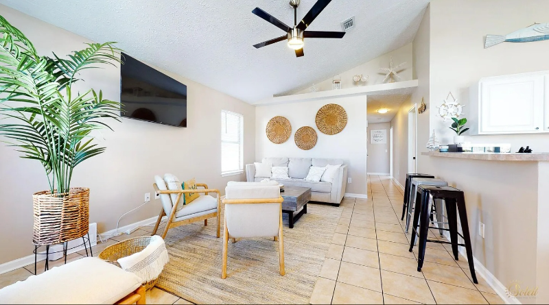 141 Sea Garden St - Photo 2 of 10