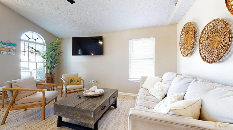 141 Sea Garden St - Photo 3 of 10