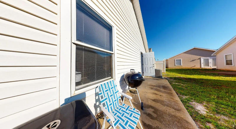 141 Sea Garden St - Photo 5 of 10