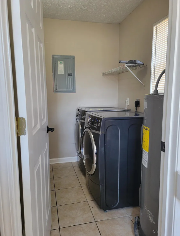 141 Sea Garden St - Photo 6 of 10