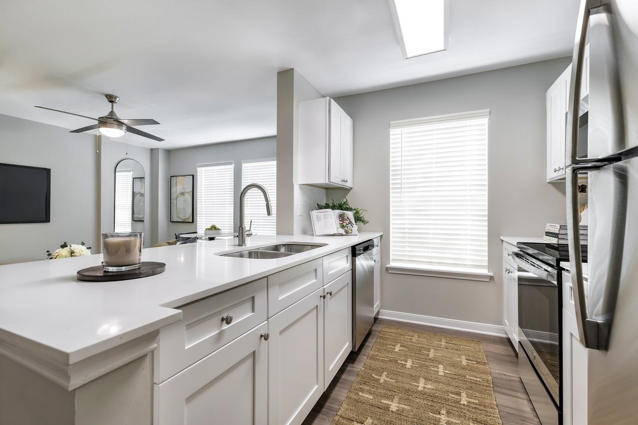 2305 East Riverside Drive A35-3 - Photo 2 of 14