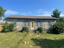 featured image of 1009 Nutwood St