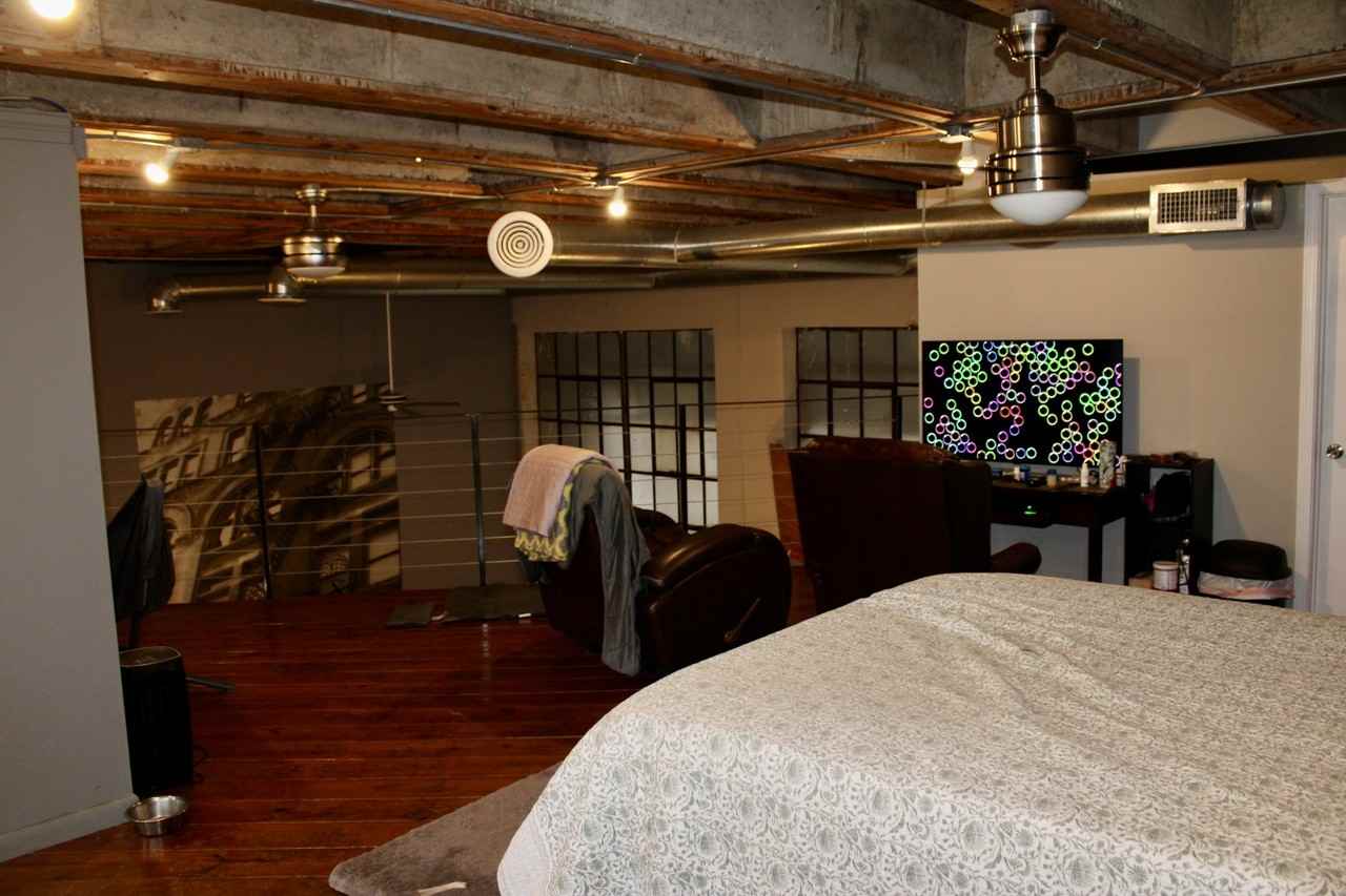 710 Crockett St #708 - Photo 3 of 7