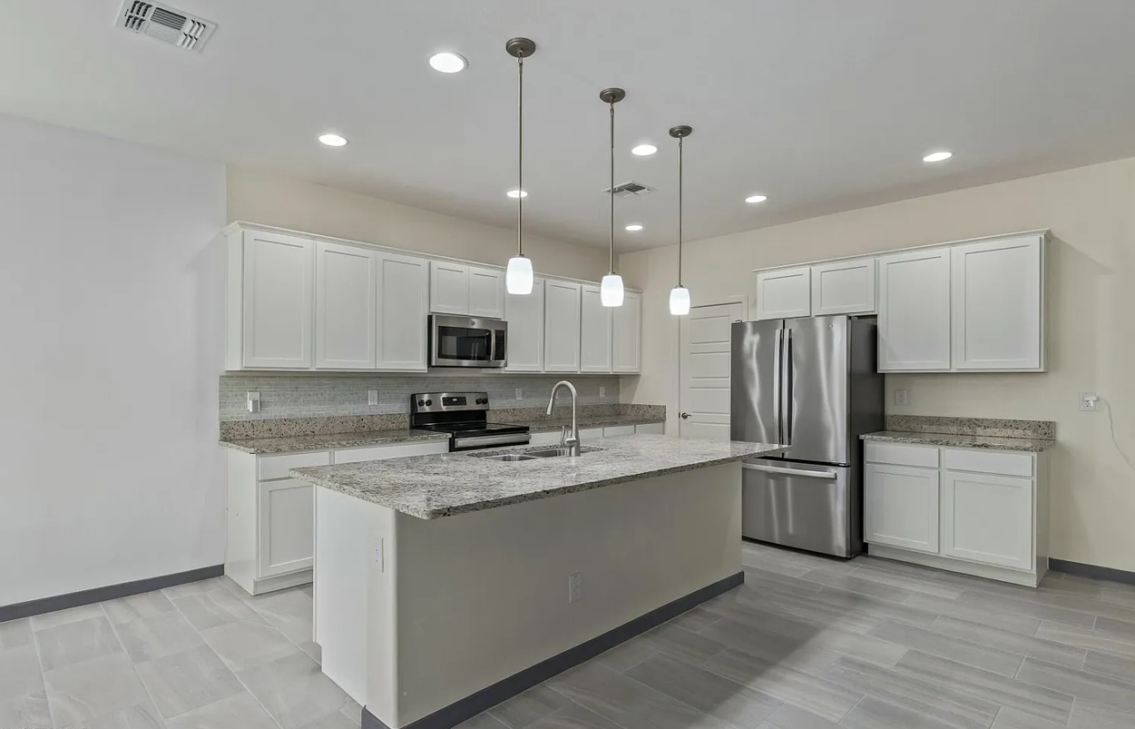 1564 W Redwood Ln #NA - Photo 5 of 13