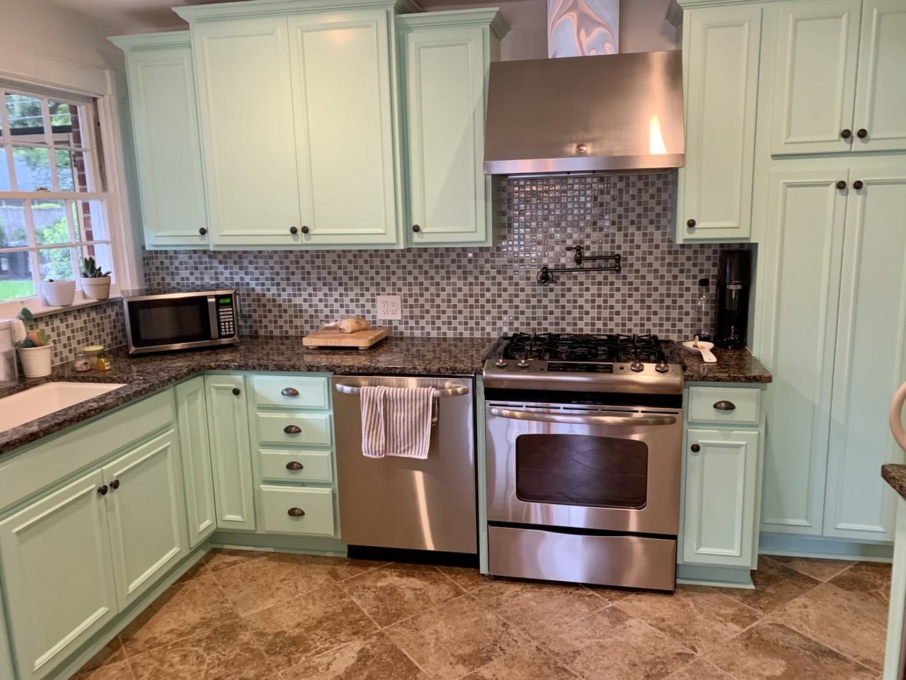 326 E 54th St #NA - Photo 3 of 26