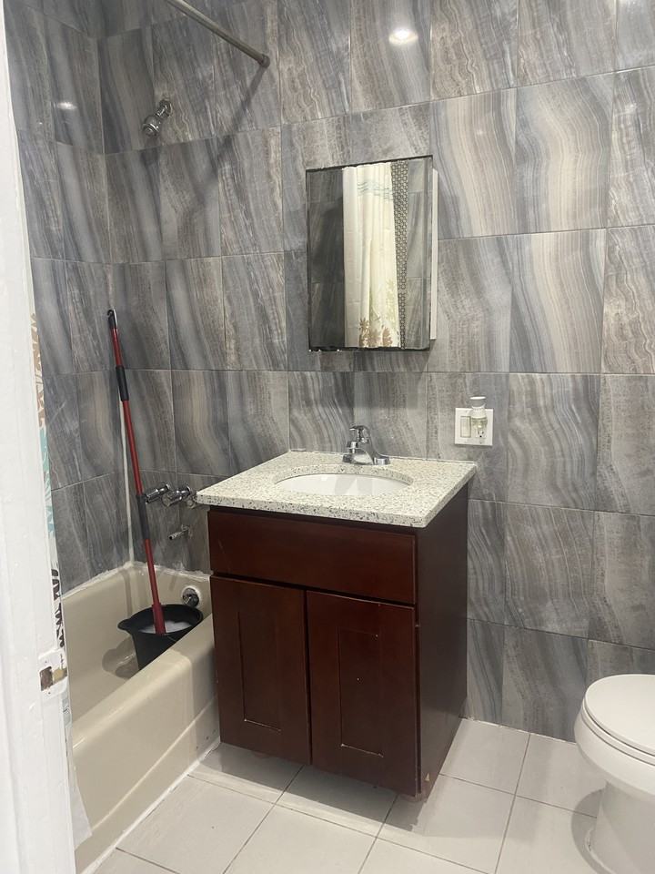 8726 19th Ave #2FL - Photo 3 of 8