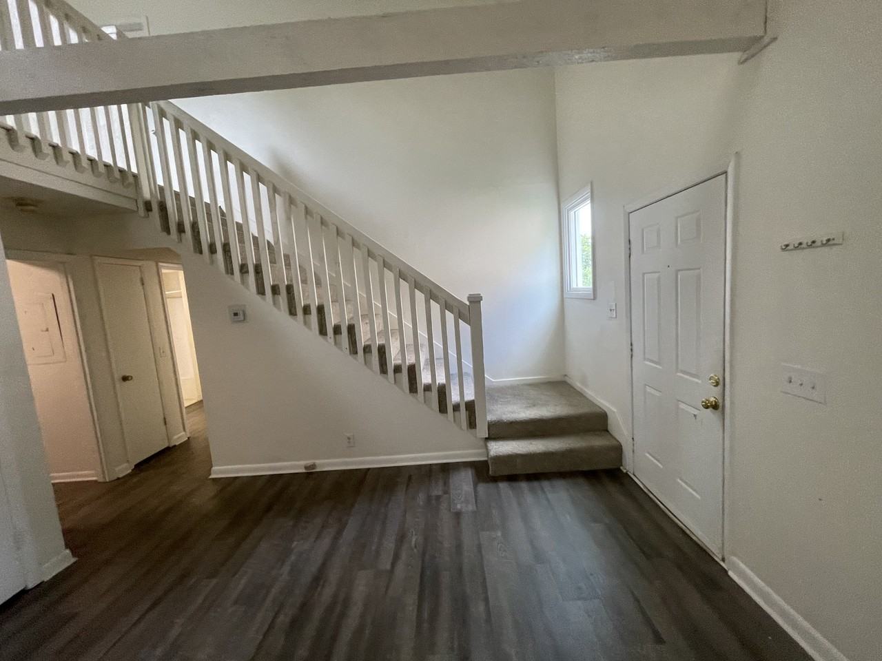 1424 Bell Trace Dr - Photo 2 of 9