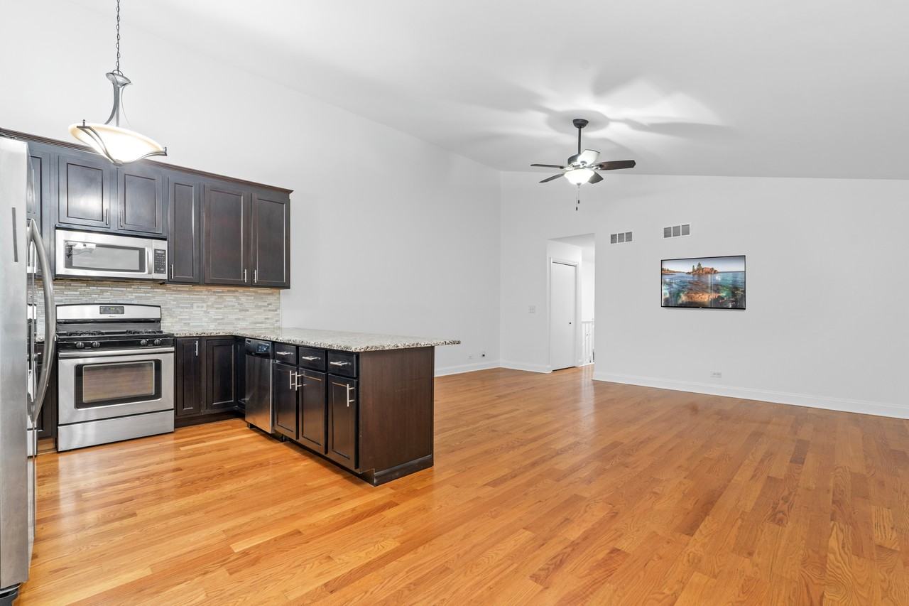 564 Dean Dr - Photo 3 of 26