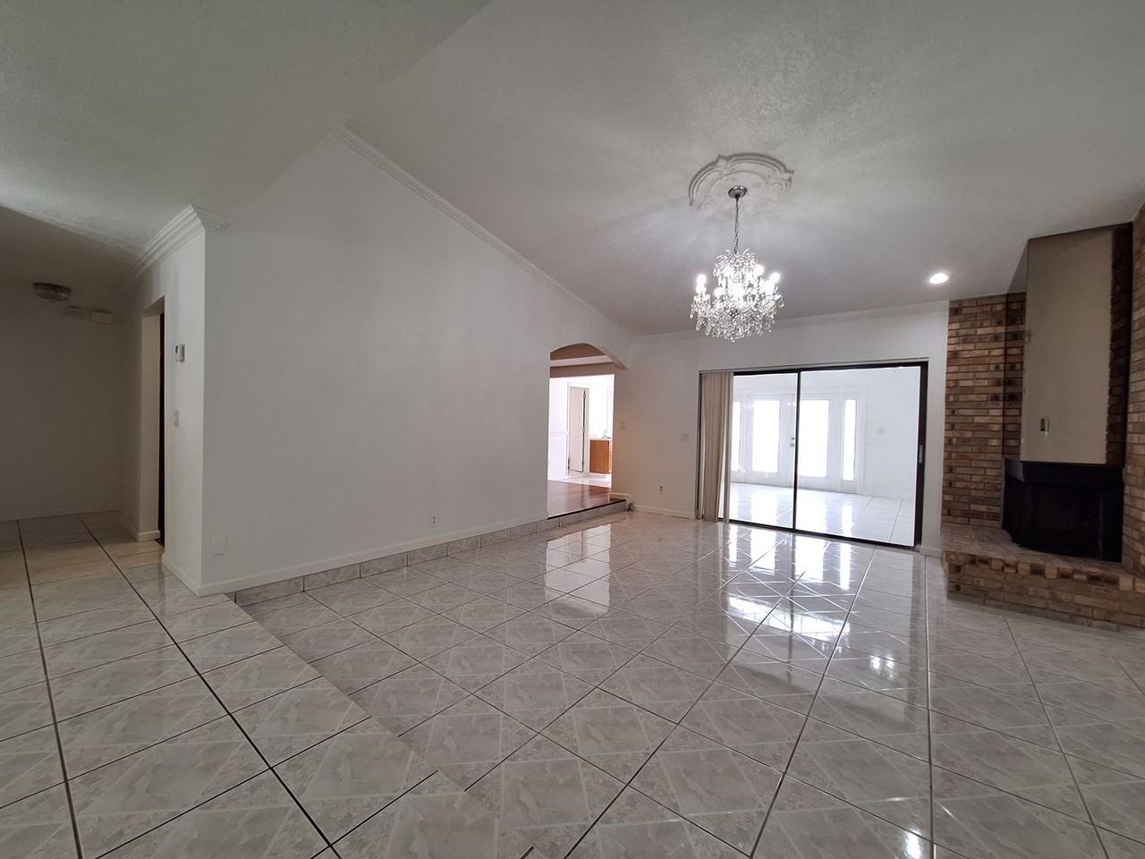 1746 Stafford Dr - Photo 3 of 46