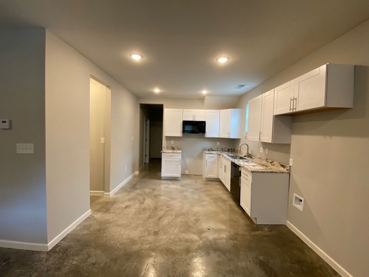 729 N Dunlap St - Photo 2 of 19