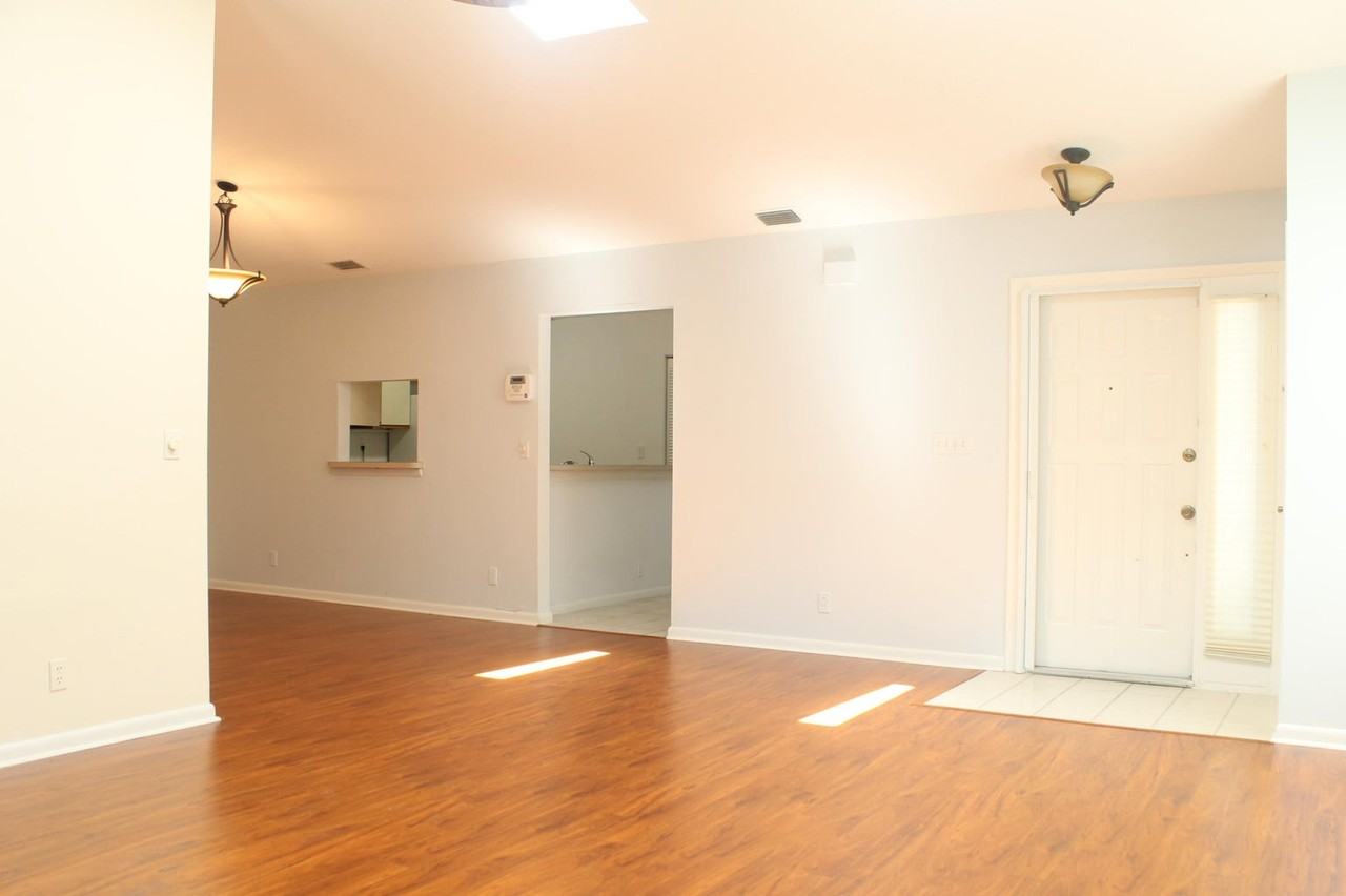 1522 Ocean Dunes Circle - Photo 7 of 14