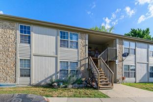 903 S Edgebrook Ln #B - Photo 1 of 1
