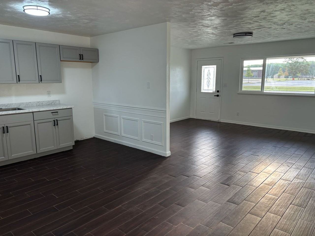 109 Pioneer Rd - Photo 3 of 14