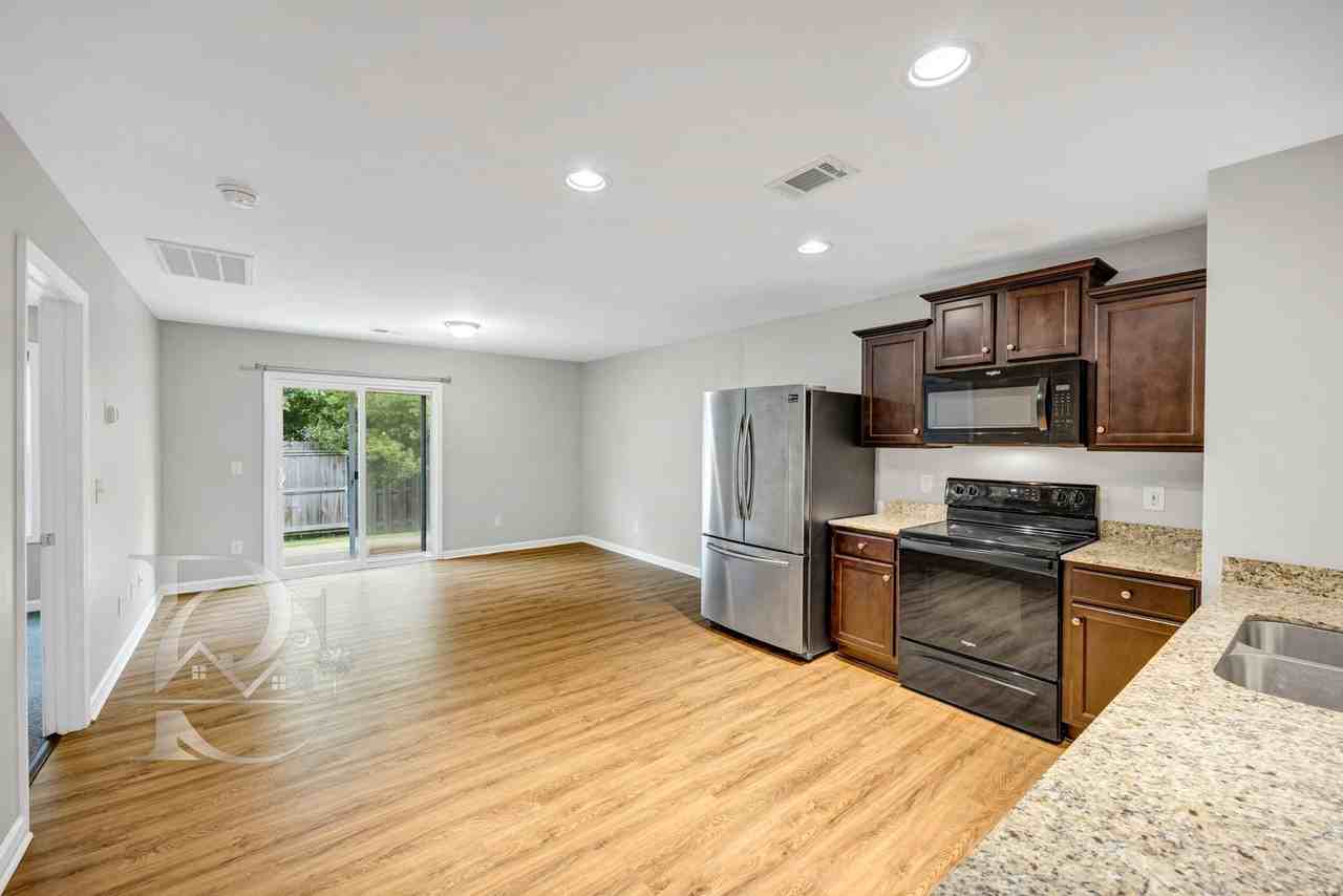 107 Nobility Dr - Photo 3 of 22