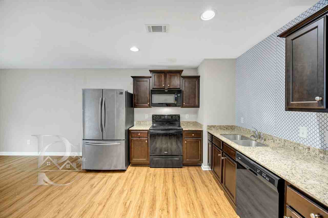 107 Nobility Dr - Photo 4 of 22