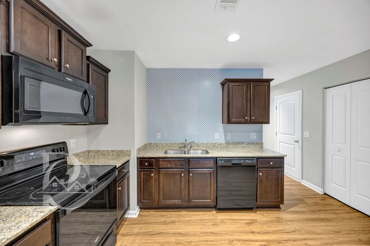 107 Nobility Dr - Photo 5 of 22