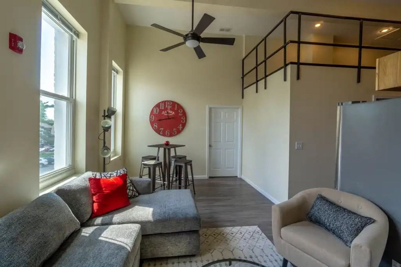 108 West 6th Street - Photo 7 of 21