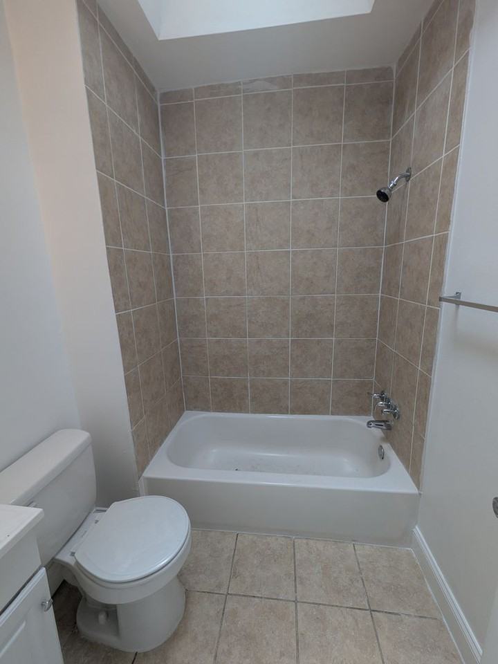 1745 N Peach St - Photo 2 of 15