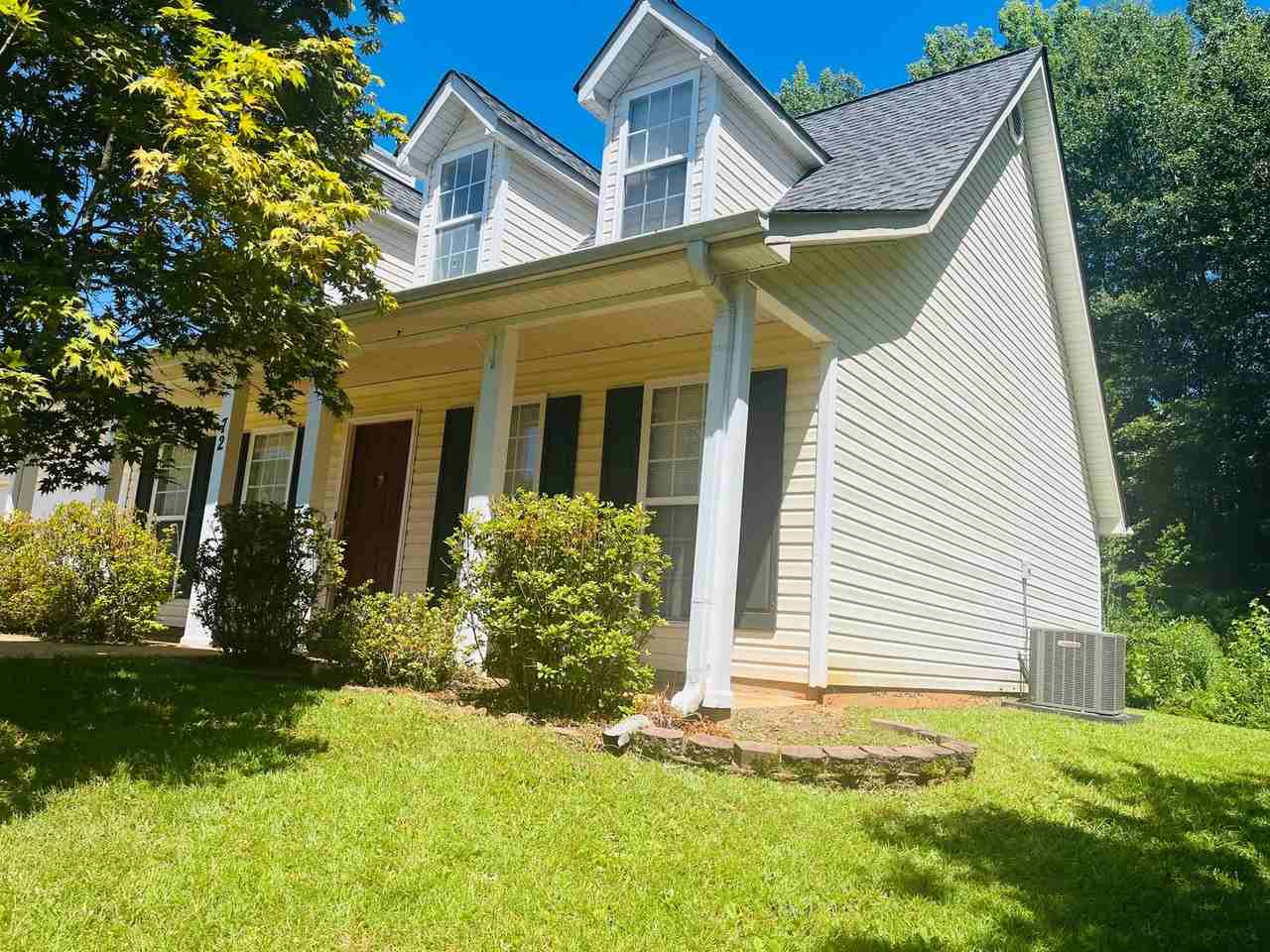 72 Canterbury Dr - Photo 3 of 35