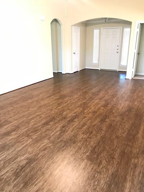 271 Freeman Blvd - Photo 2 of 15