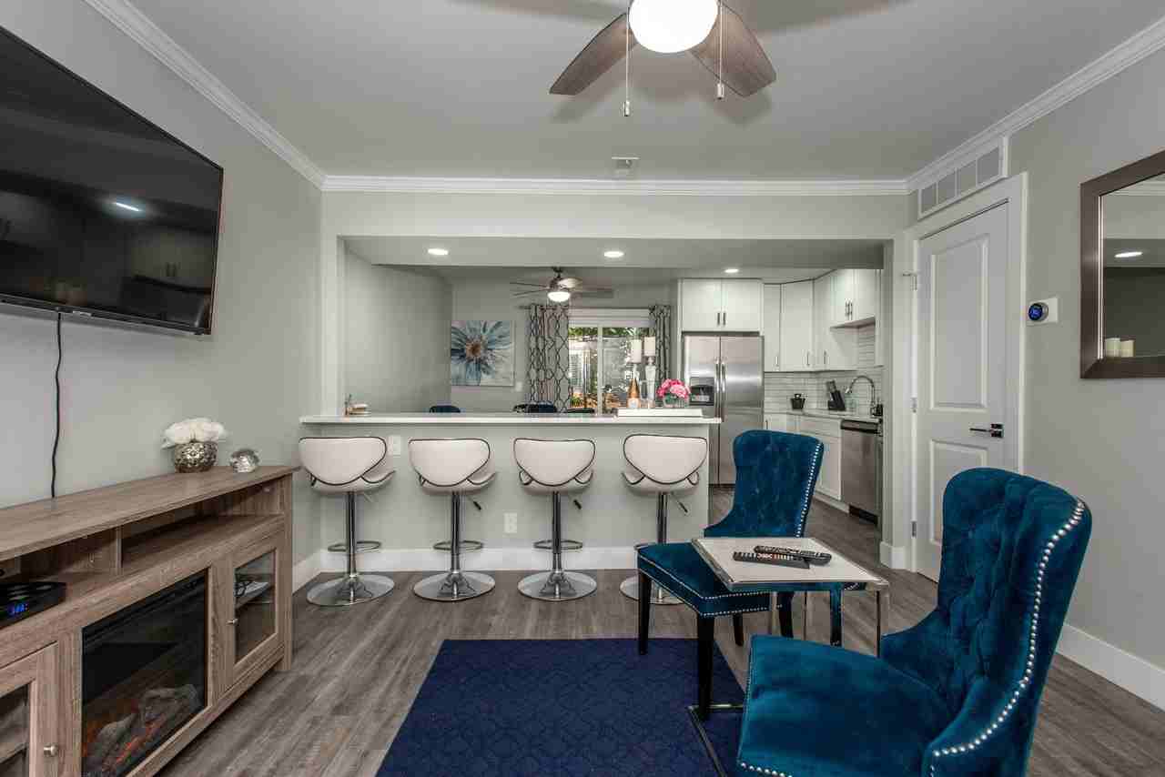 248 Irwin Pl - Photo 3 of 17