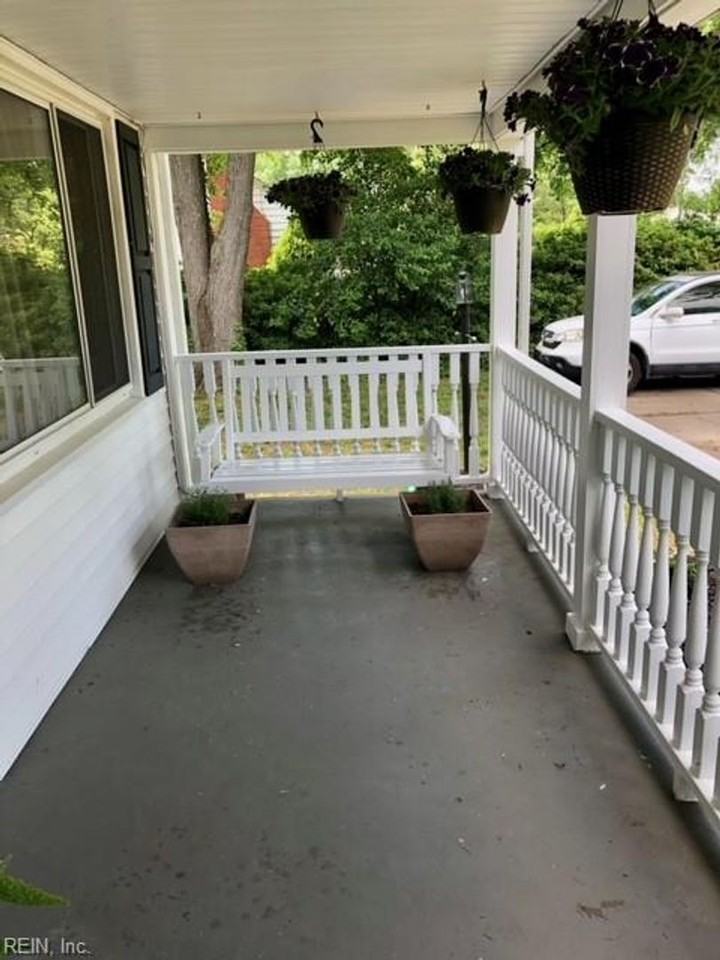 419 Virginian Dr - Photo 2 of 23