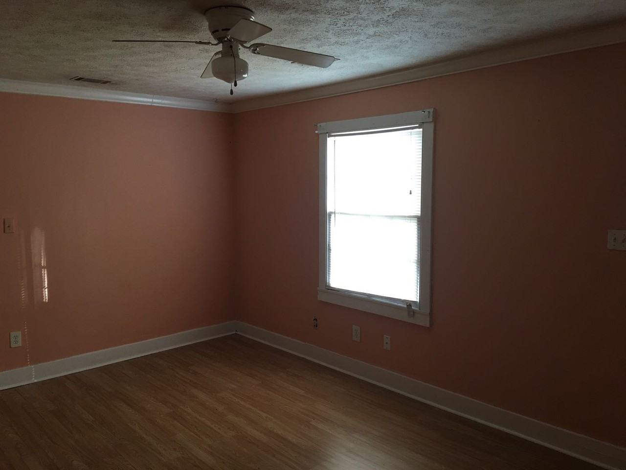 2216 Mississippi Ave - Photo 3 of 10
