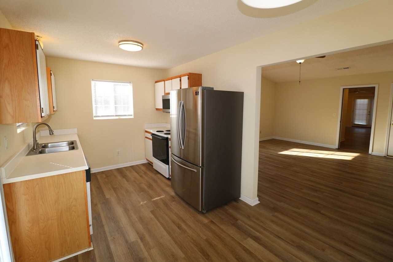 4185 Kennison Village Dr - Photo 3 of 22