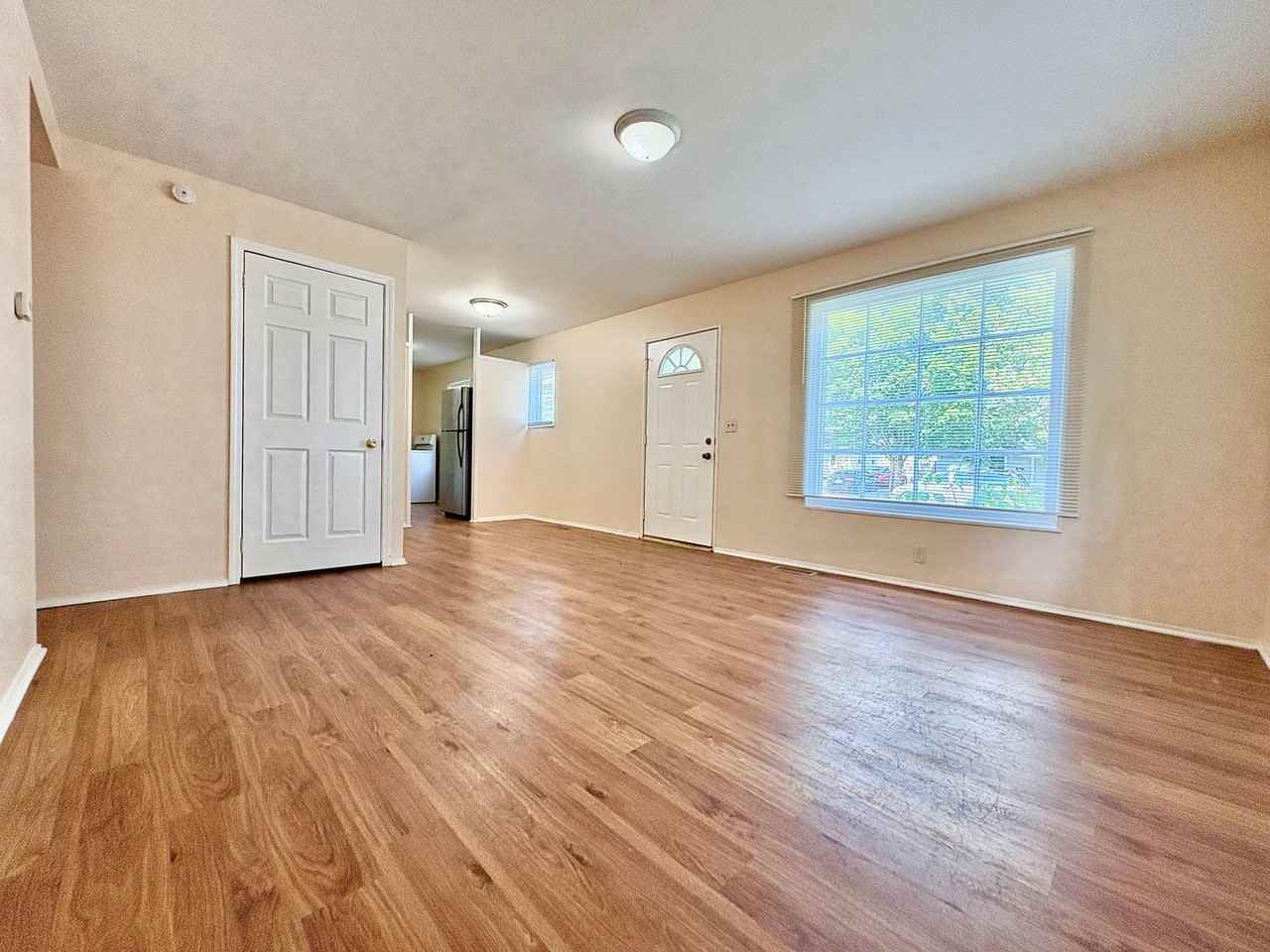 1325 Browne Ln - Photo 2 of 15