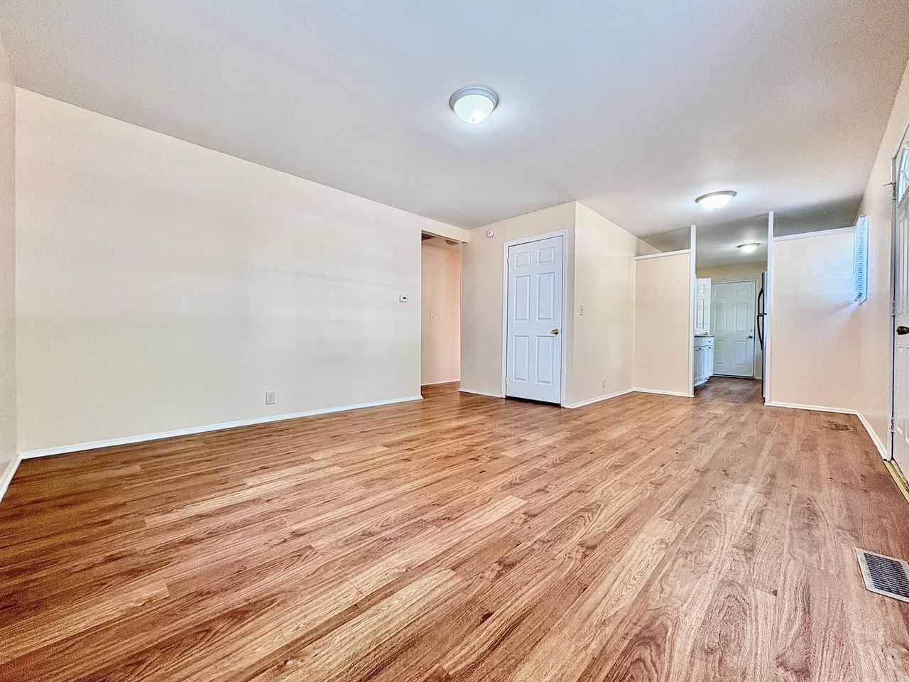 1325 Browne Ln - Photo 3 of 15