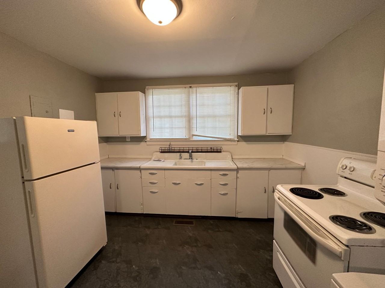 203 Prospect Rd - Photo 2 of 14