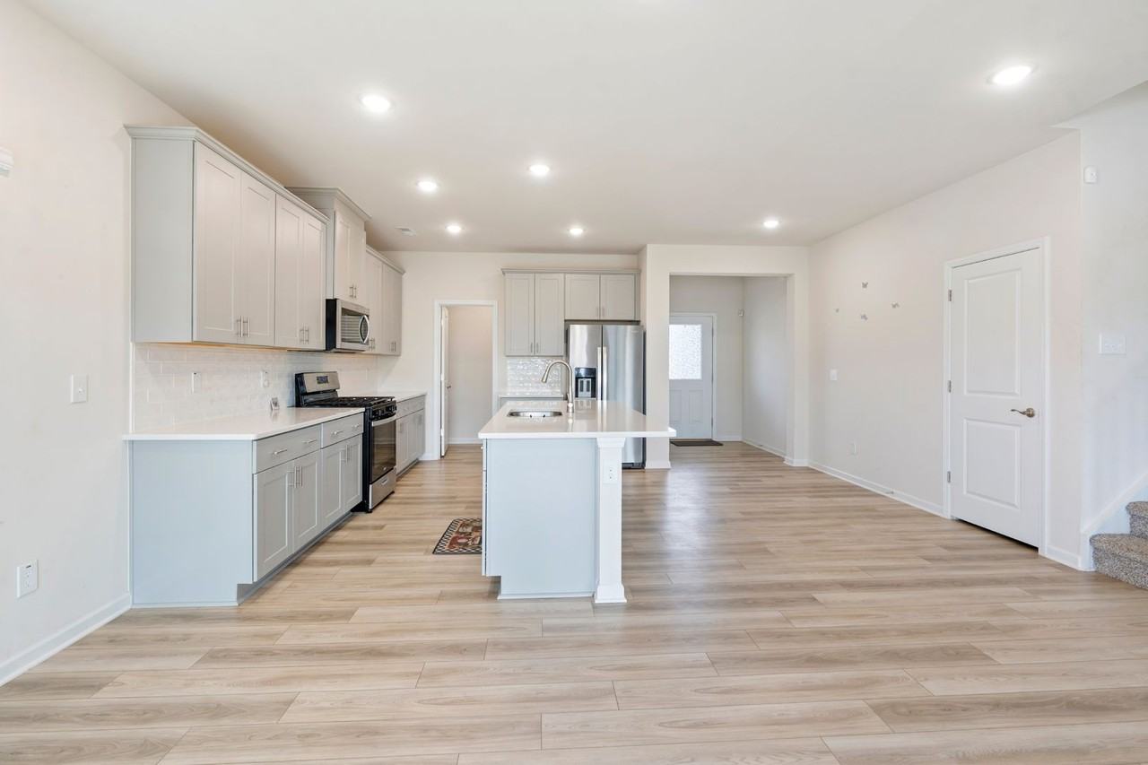 7010 Shale Loop - Photo 6 of 28