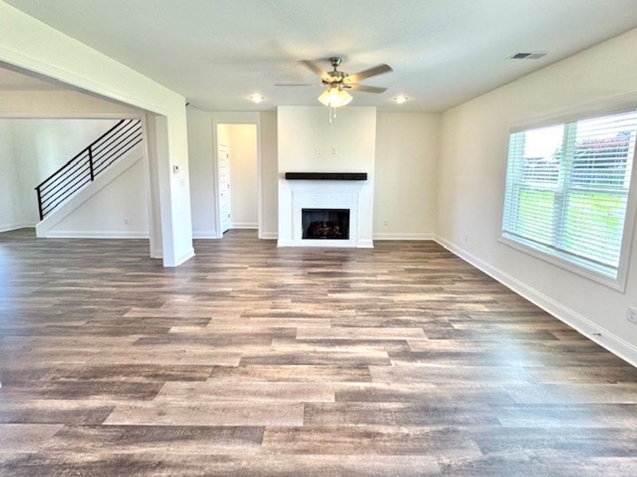 5292 Aylesbury Lane - Photo 6 of 18