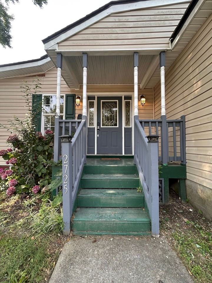 2725 Victoria Ave - Photo 2 of 16