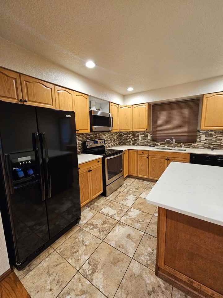4011 Oiler Ln - Photo 6 of 28