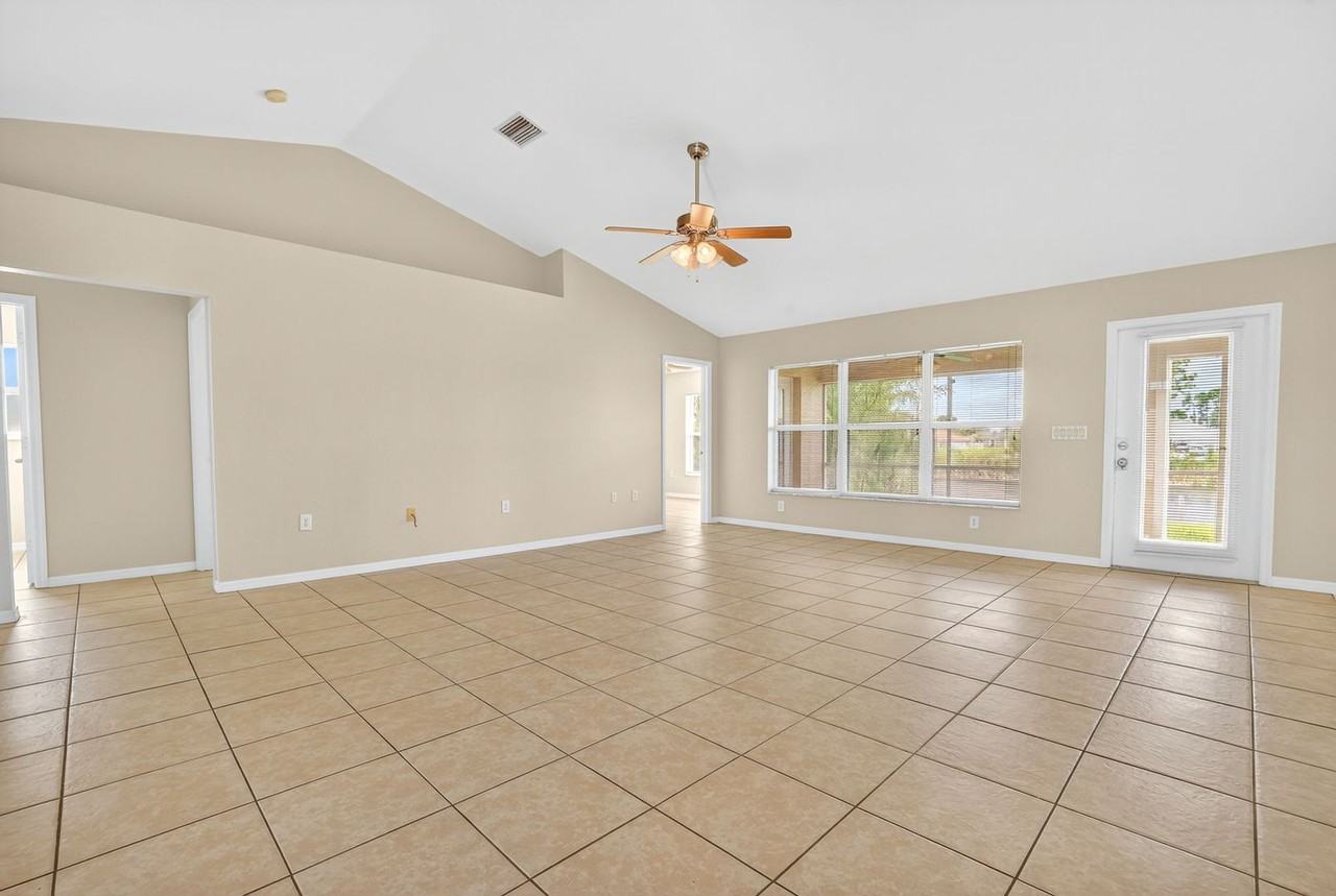 3824 Ne 17th Ave - Photo 3 of 34