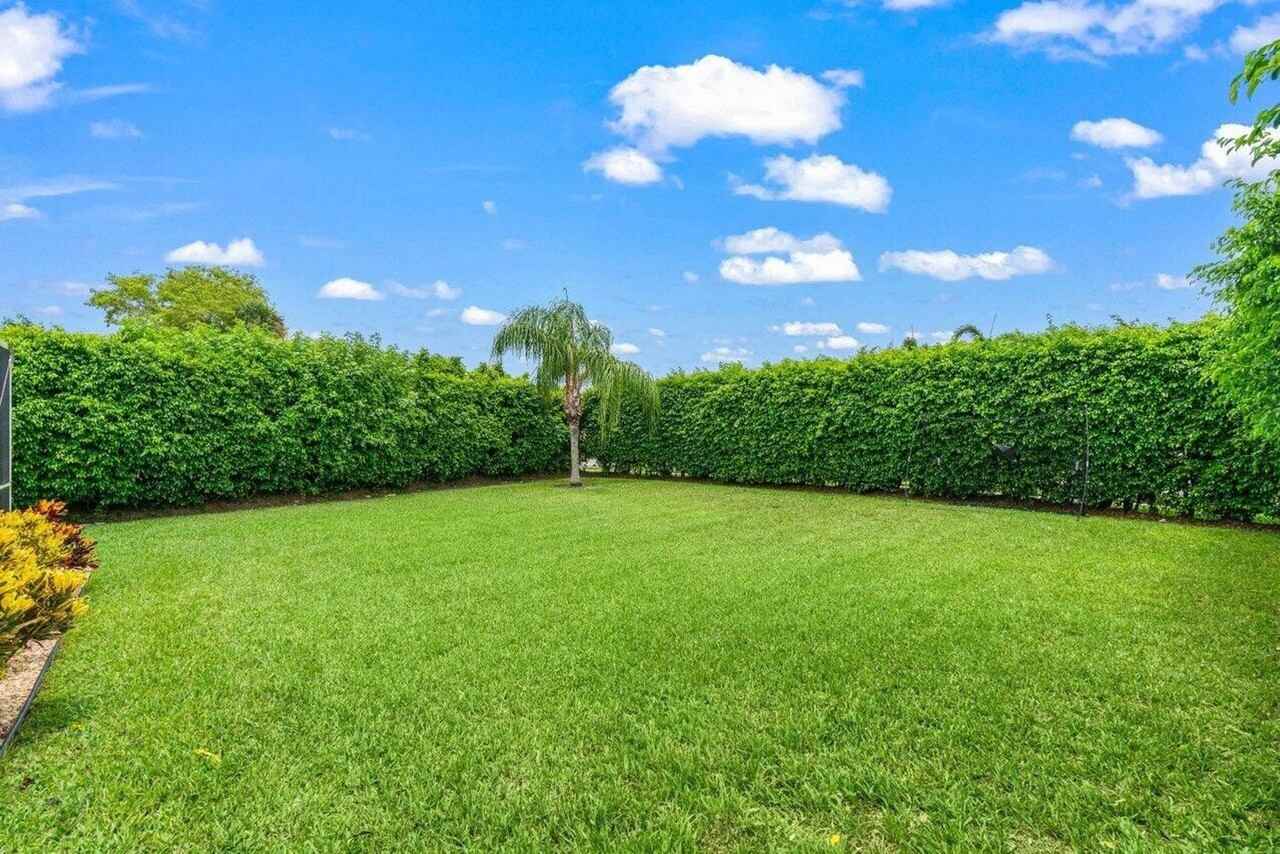 22145 Appleton Dr - Photo 2 of 28