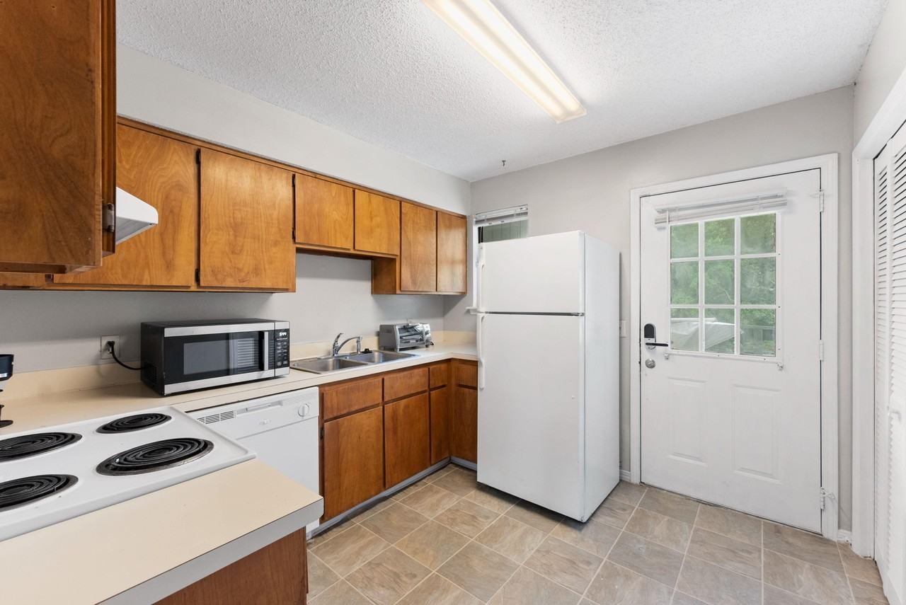 Ponce De Leon Ave - Photo 3 of 11