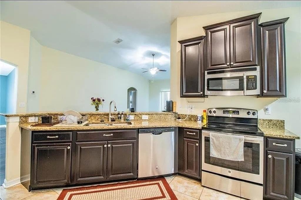 Magnolia Reserve Pl - Photo 2 of 7