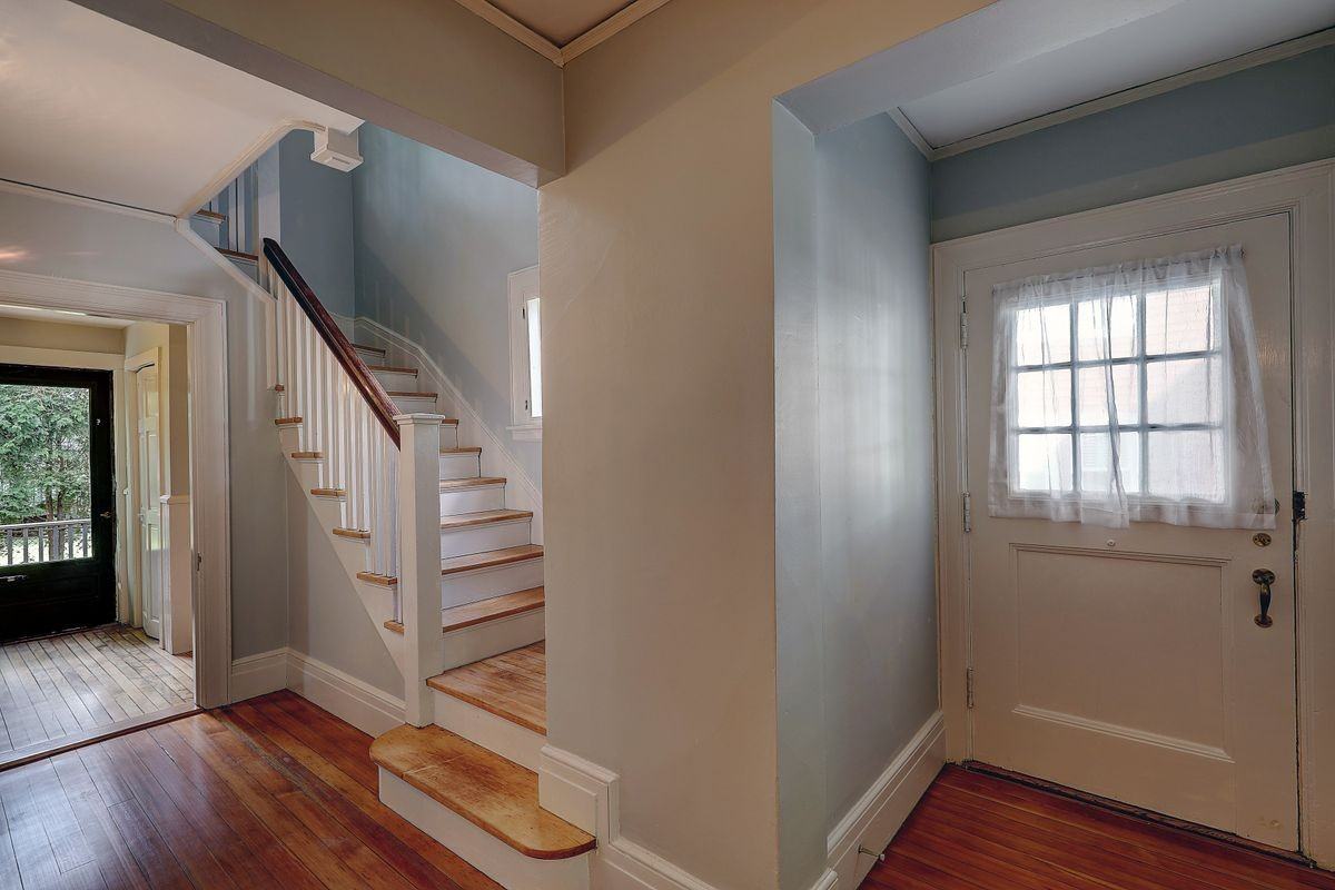 16 Elton St - Photo 3 of 25