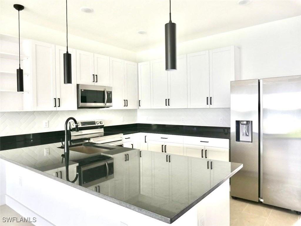 918 Eisenhower Boulevard - Photo 5 of 19