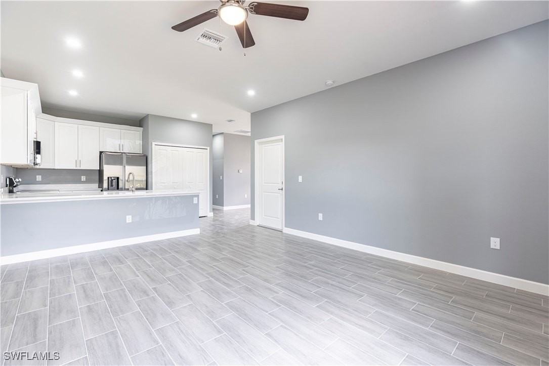 2422 Mae Ave S - Photo 5 of 28