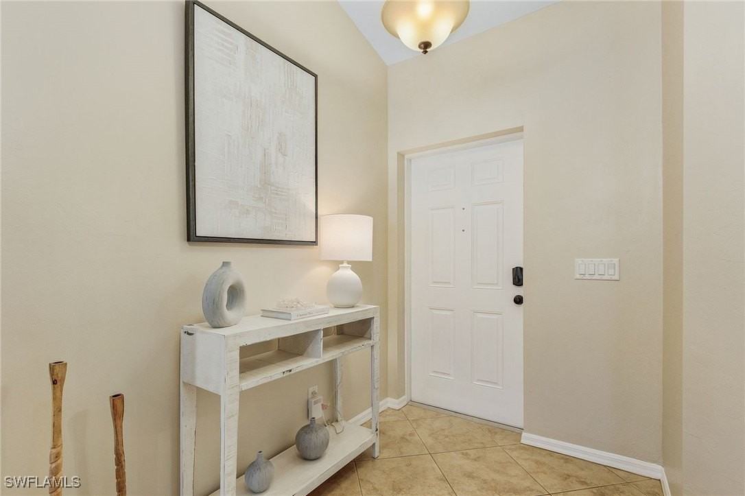 1909 Sw 28th St - Photo 5 of 21